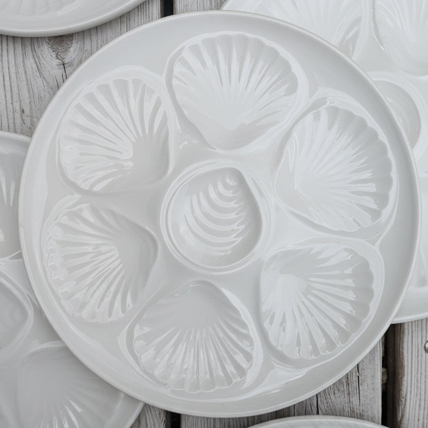 Assiette à Huîtres Vintage en Faïence Blanche – Moulin des Loups
