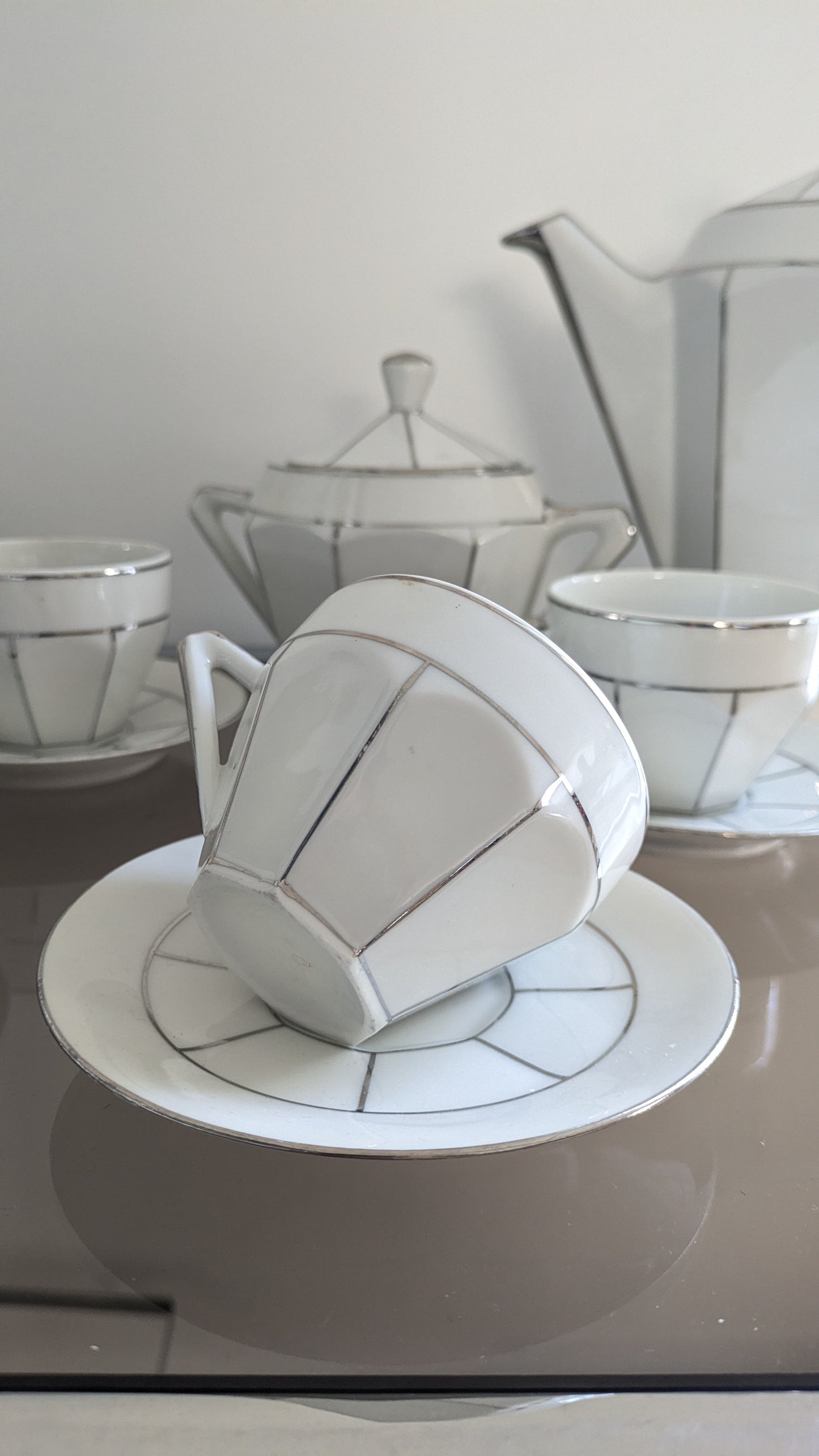 Service à café, Art déco, blanc et fil argenté. Porcelaine de Limoges Limosa.