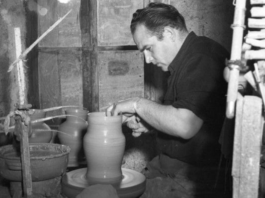 Robert Picault dans son atelier 