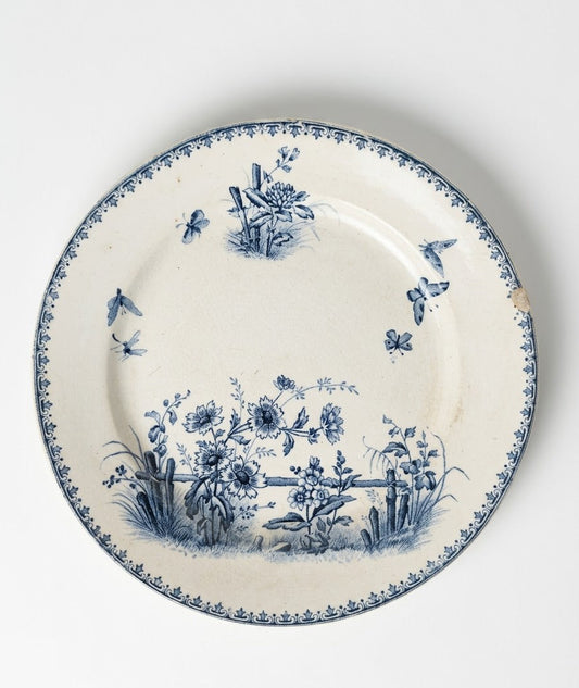 Assiette Ancienne en Terre de Fer "Tsarine" – U&C Sarreguemines (Décor Bleu, Fin XIXe Siècle)
