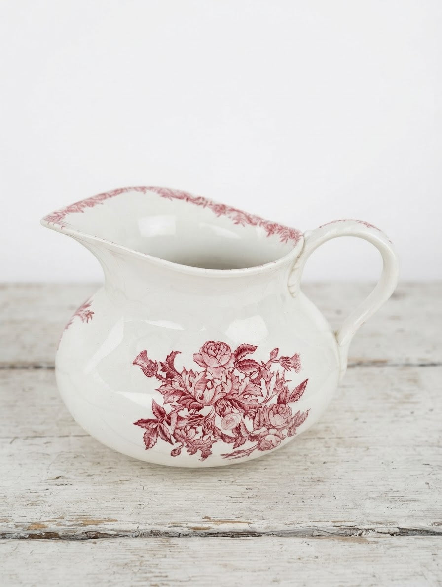Broc joufflu ancien en terre de fer Choisy-le-Roi. Motifs floraux, charme campagne chic & authenticité. Pièce unique de collection vintage à découvrir !