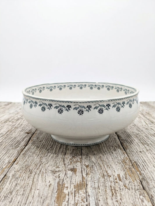 Grand saladier en terre de fer Moulin des Loups & Hamage, modèle Georgette (26 cm). 
