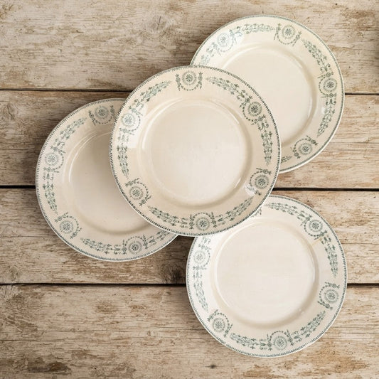 Lot de 4 assiettes anciennes terre de fer K&G Lunéville modèle LAETITIA. Décor floral vert vintage et charme campagne chic d'antan. 