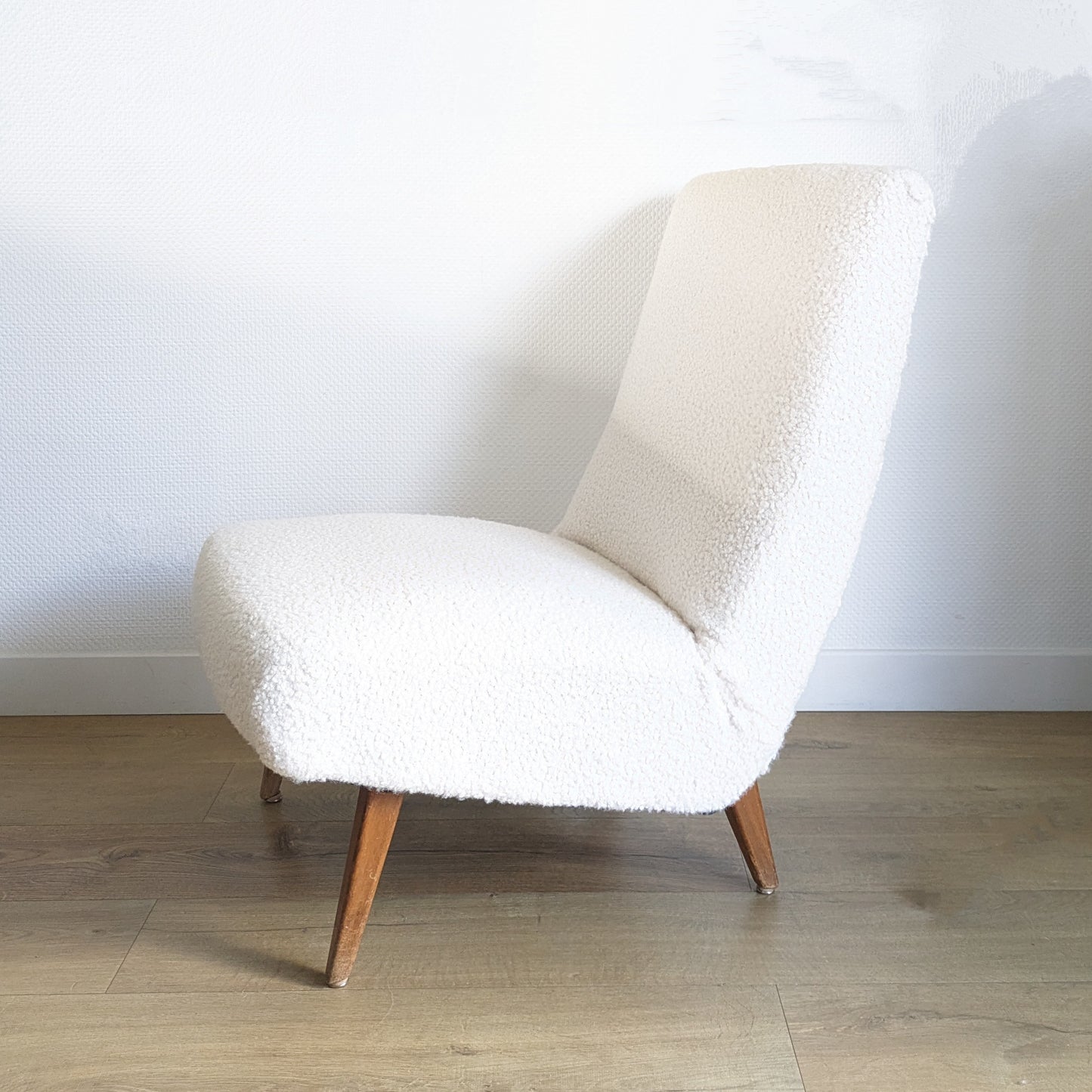 Fauteuil chauffeuse vintage tissu bouclettes