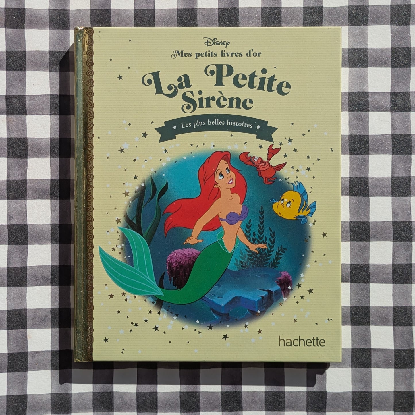 Album au choix parmi la collection collection Disney "mes petits livres d'or" Hachette