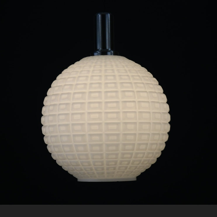 suspension sphère opaline années 70