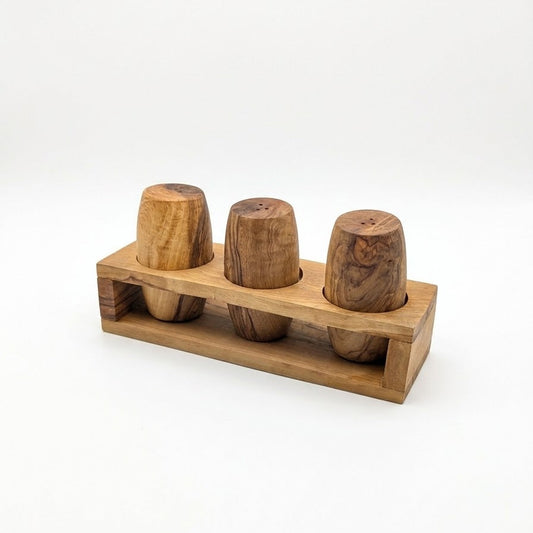 Trio de Salières / Poivrières Vintage en Bois d'Olivier Massif & Socle Assorti | Art de la Table Rustique Chic