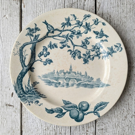 Assiette ancienne en Terre de Fer Jules Vieillard Bordeaux service Maurice, faïence bleue décor oiseaux et paysage, antiquité art de la table