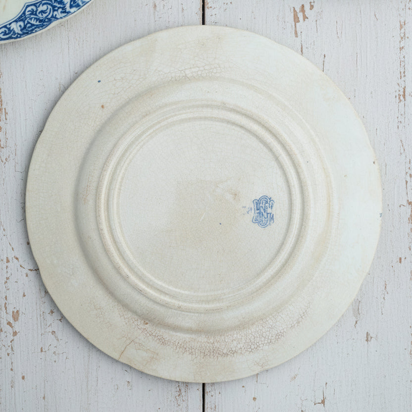 Lot de 3 Assiettes Anciennes Terre de Fer Gien - Décor Monogramme Bleu - XIXe
