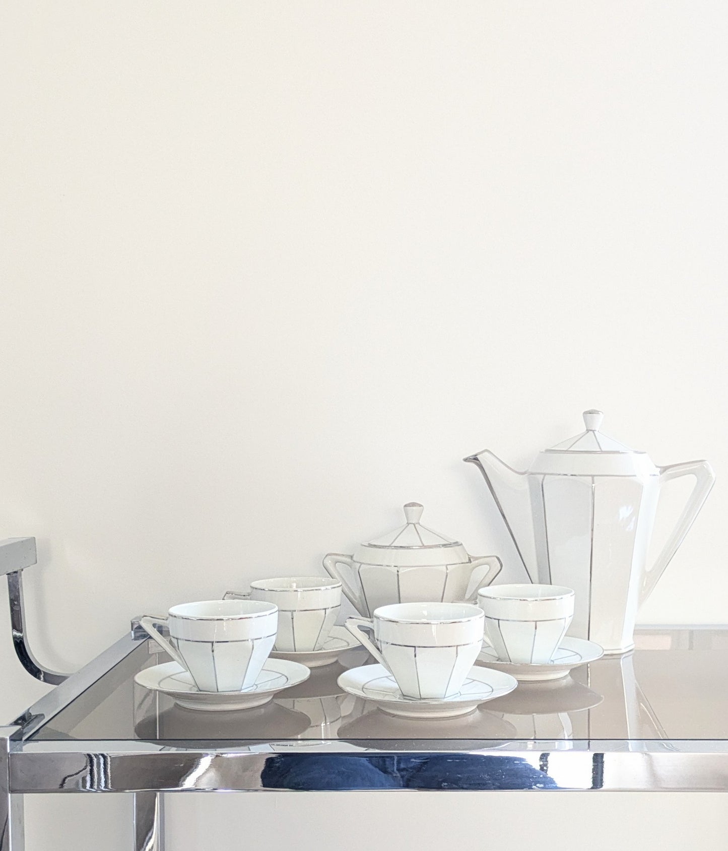 Service à café, Art déco, blanc et fil argenté. Porcelaine de Limoges Limosa.