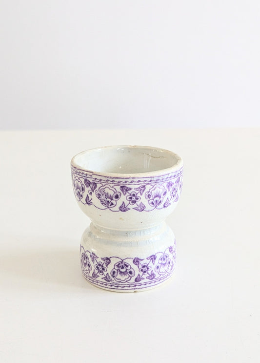 Coquetier diabolo ancien en terre de fer décor couleur lilla