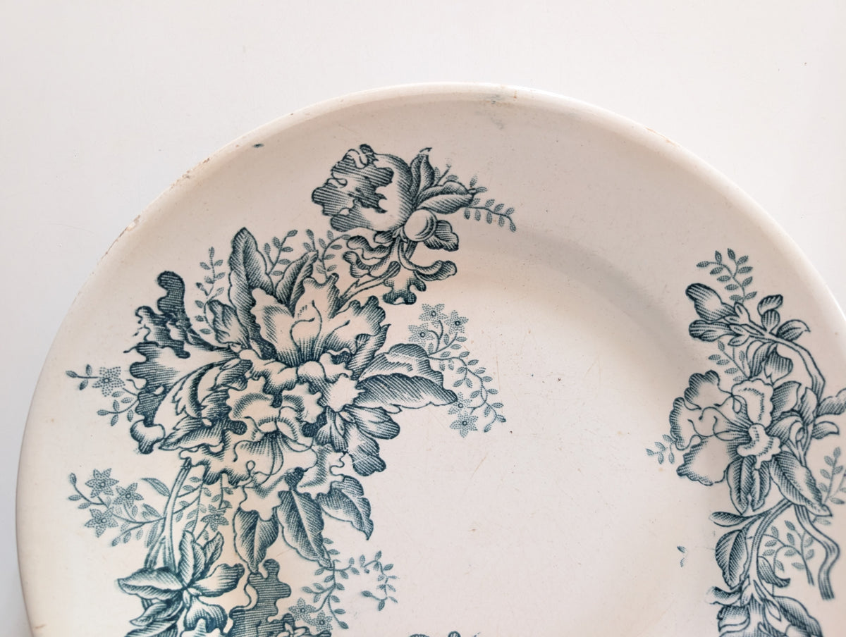 Assiette Ancienne en Terre de Fer – Modèle "Floréal" | Faïencerie Nouvelle de Givors